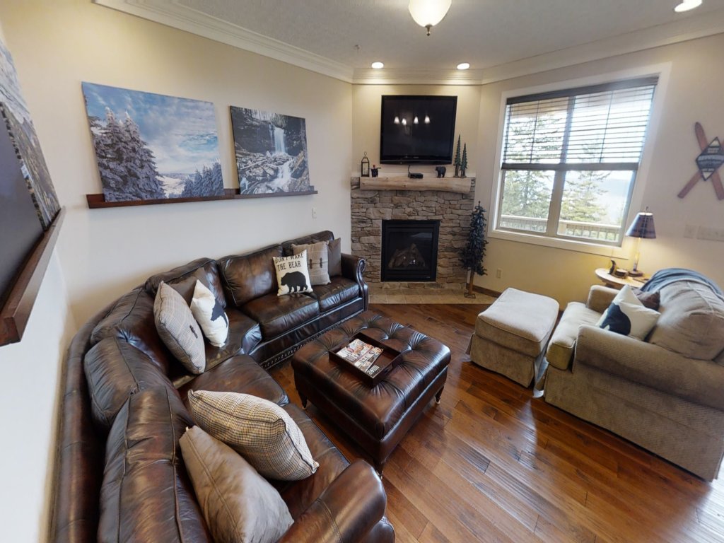 Black Bear Crossing 8 - Brigham Four Bedroom Townhouse Vacation Rental in Snowshoe - RedAwning