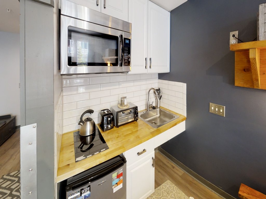 Expedition Station 111 - Brigham Junior Studio Condo (One King Bed) Vacation Rental in Snowshoe - RedAwning
