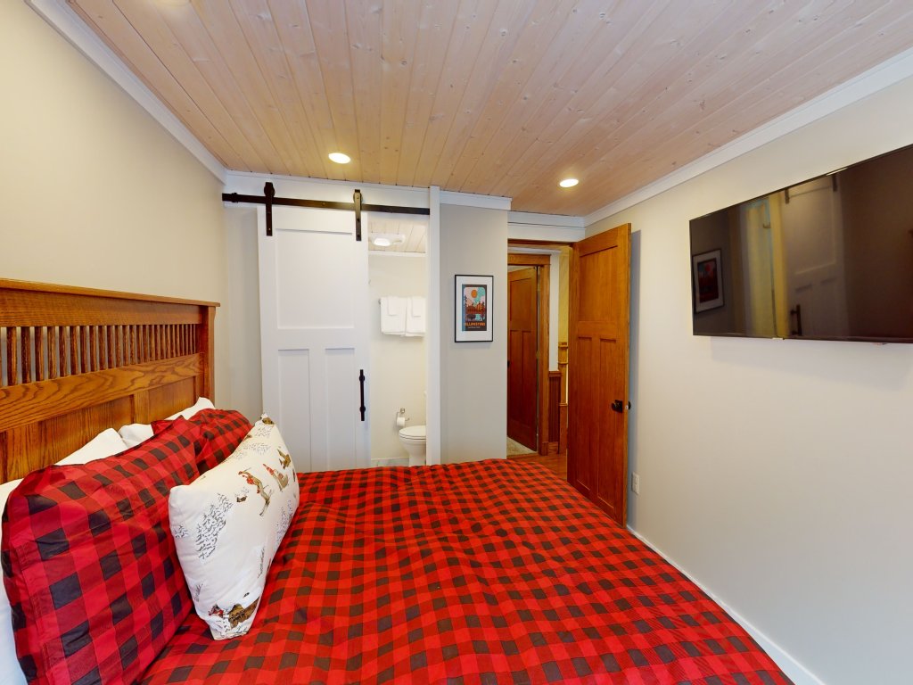 Shamrock 51 - Brigham Three Bedroom Townhouse Vacation Rental in Snowshoe - RedAwning