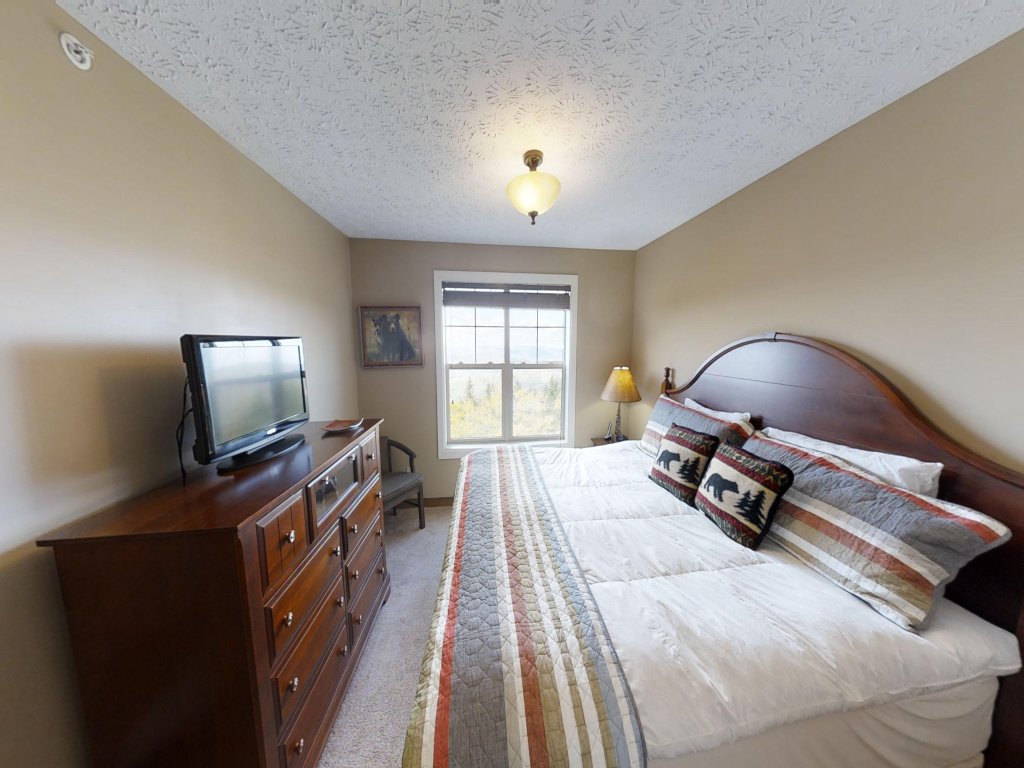 Black Bear Crossing 05 - Brigham Five Bedroom Townhouse Vacation Rental in Snowshoe - RedAwning