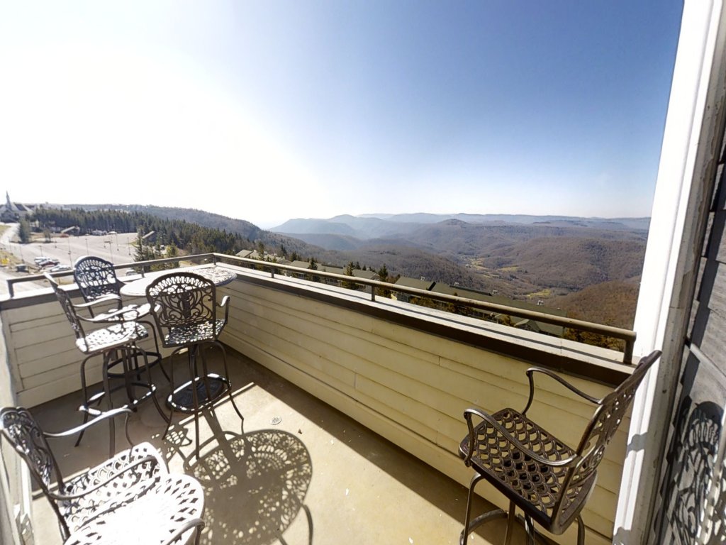Seneca 401 - Brigham Three Bedroom Condo Vacation Rental in Snowshoe - RedAwning