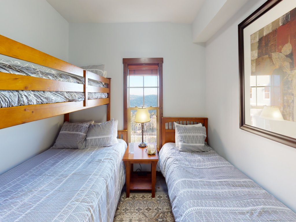 Soaring Eagle 210 - Brigham Two Bedroom Condo Vacation Rental in Snowshoe - RedAwning