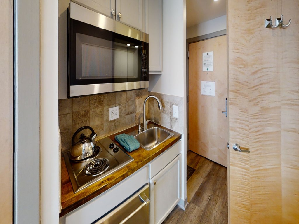 Expedition Station 216 - Brigham Junior Studio Condo Vacation Rental in Snowshoe - RedAwning