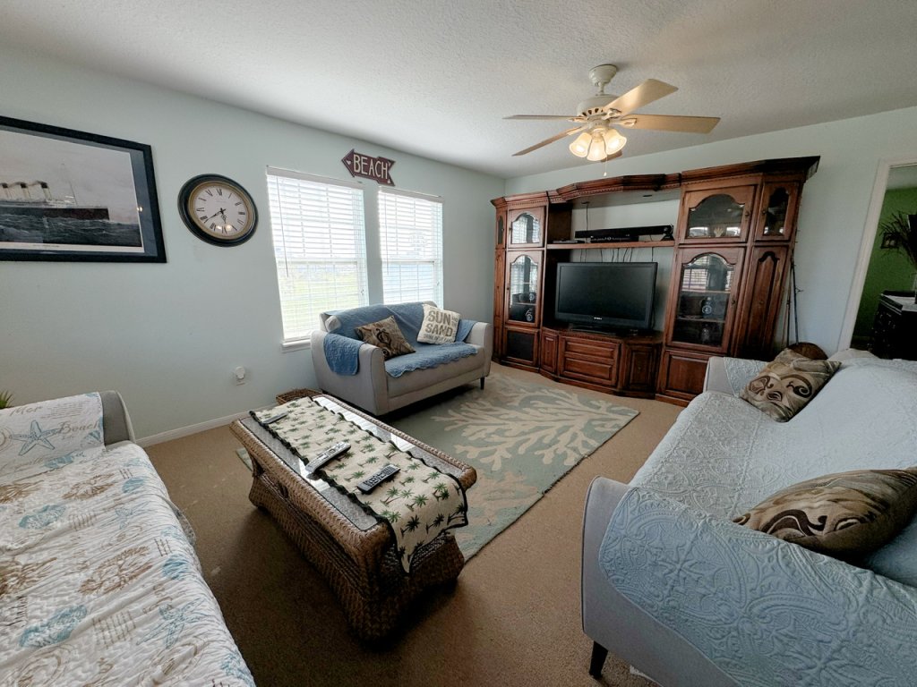 Sea Note Crystal Beach Home Vacation Rental in Texas - RedAwning