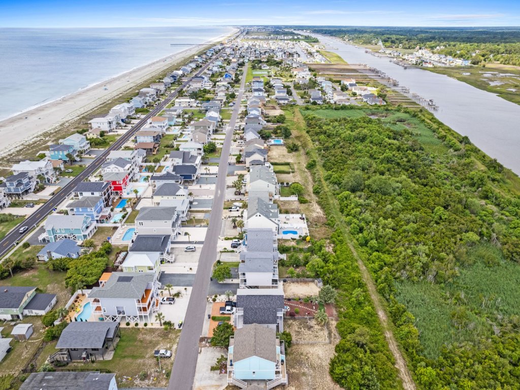 Mom's Gift / 256-B Brunswick Ave West Vacation Rental in Holden Beach - RedAwning