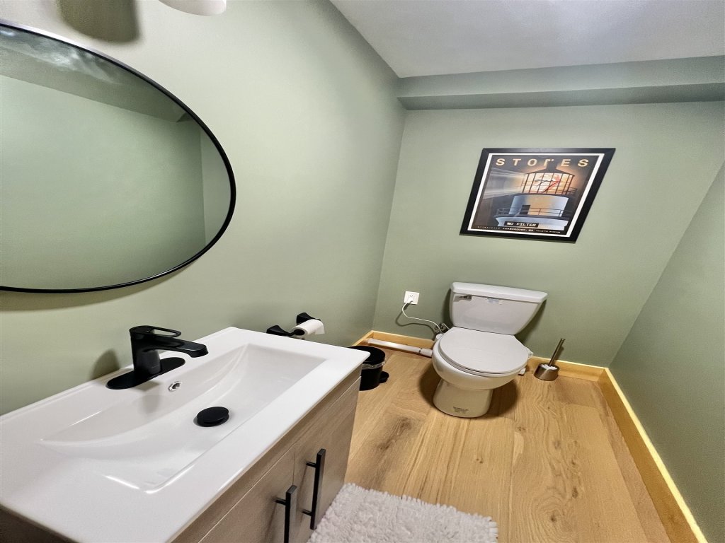 SEBAGO SUNRISE LIMIT 8 Vacation Rental in Maine - RedAwning
