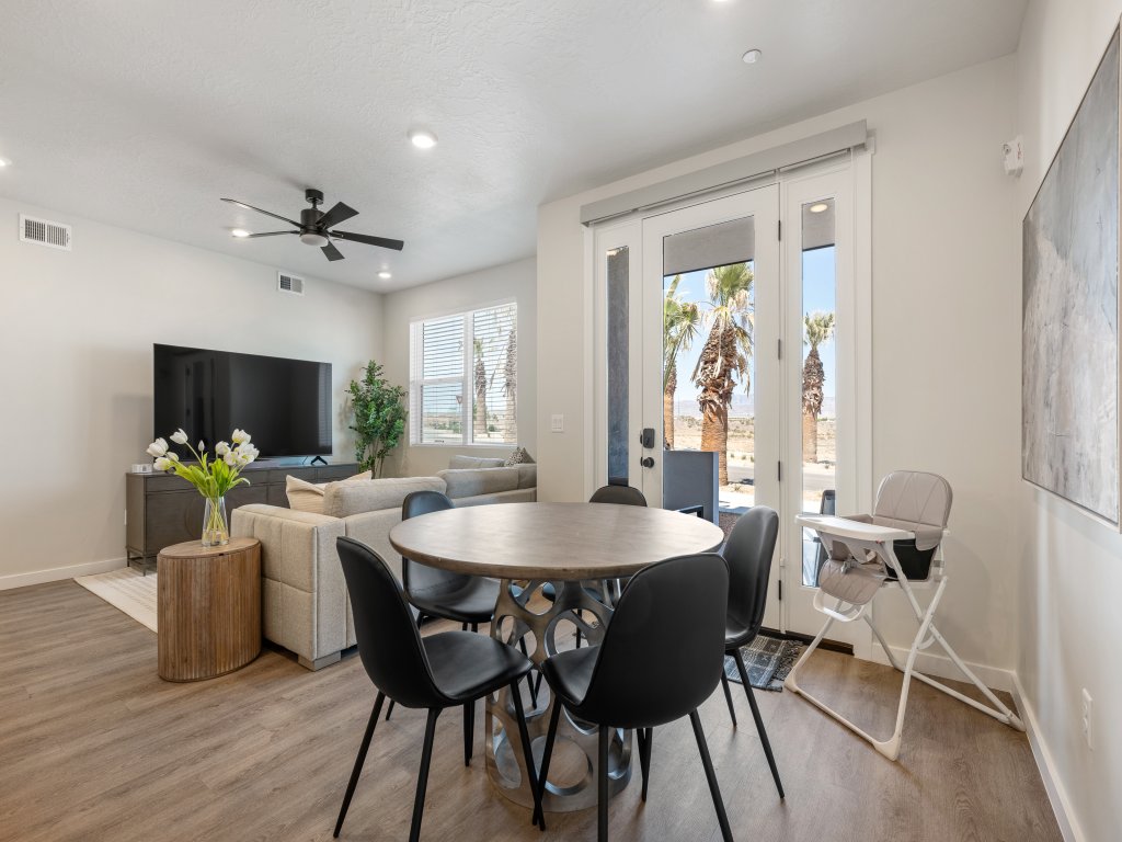 Blue Sky Oasis Vacation Rental in St. George - RedAwning