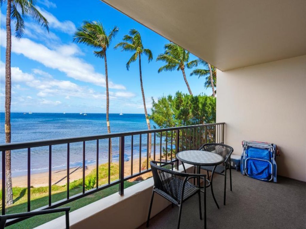 SUGAR BEACH RESORT, #235 Vacation Rental in Hawaii - RedAwning