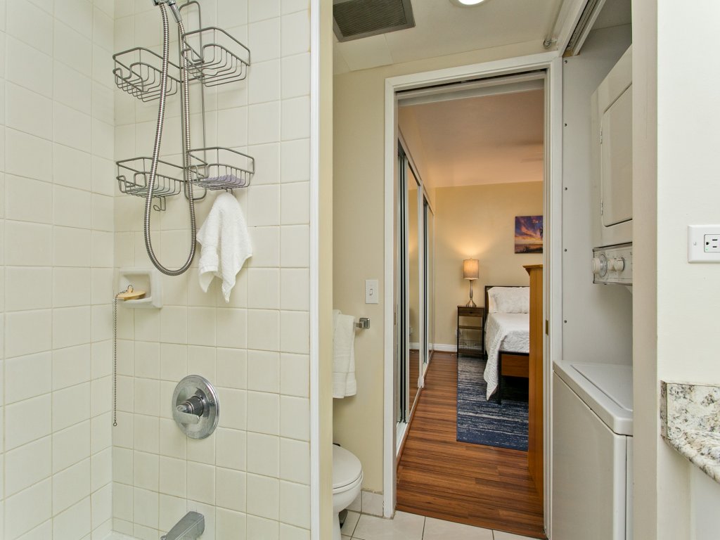 Waikiki Oasis 1-Bedroom on Nahua Vacation Rental in Honolulu - RedAwning