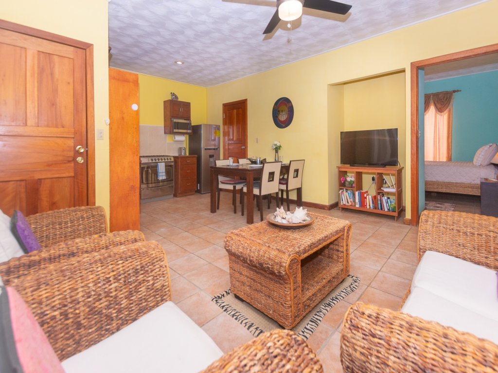 West Bay Mall Condo 8 Vacation Rental - RedAwning