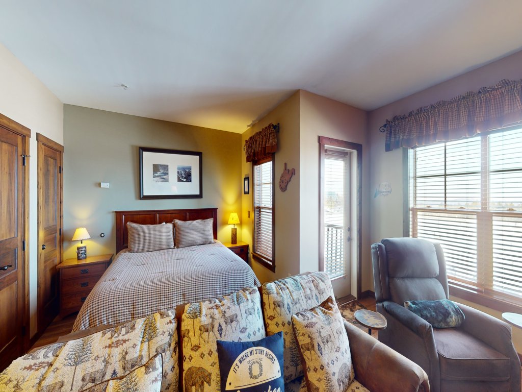 Soaring Eagle 314 - Brigham Studio Condo Vacation Rental in Snowshoe - RedAwning