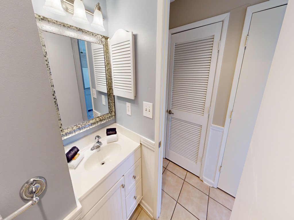 Poolside Villas 308 Vacation Rental in Destin - RedAwning