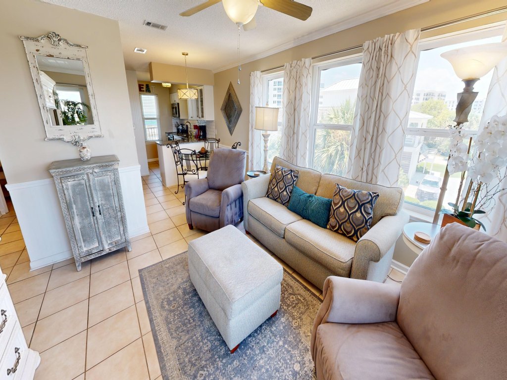 Poolside Villas 308 Vacation Rental in Destin - RedAwning