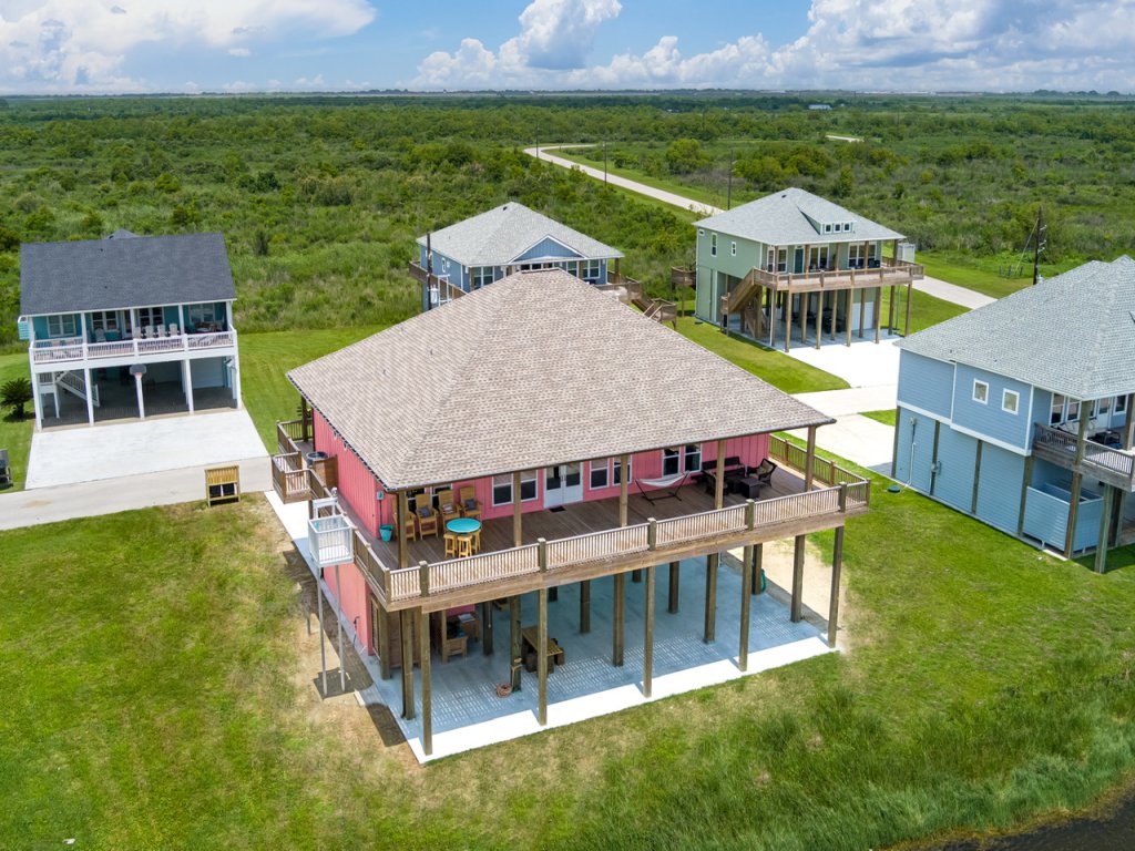 Coral Cabana Vacation Rental in Texas - RedAwning