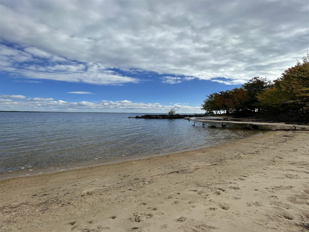 DAYBREAK  LIMIT 8 Vacation Rental in Maine - RedAwning