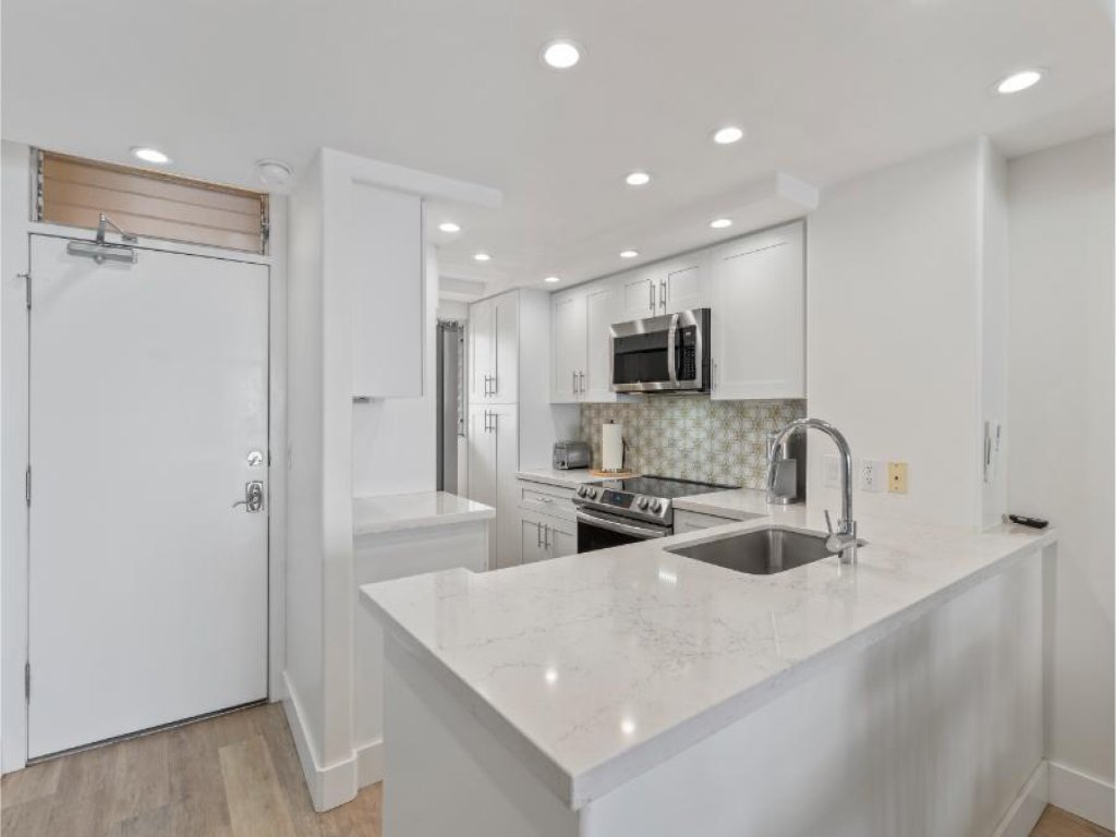 ROYAL MAUIAN, #511 Vacation Rental in Hawaii - RedAwning