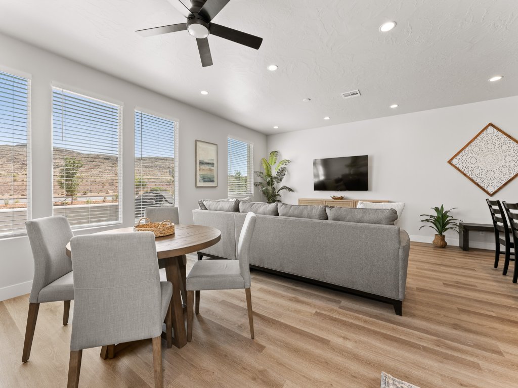 Red Desert Oasis Vacation Rental in St. George - RedAwning