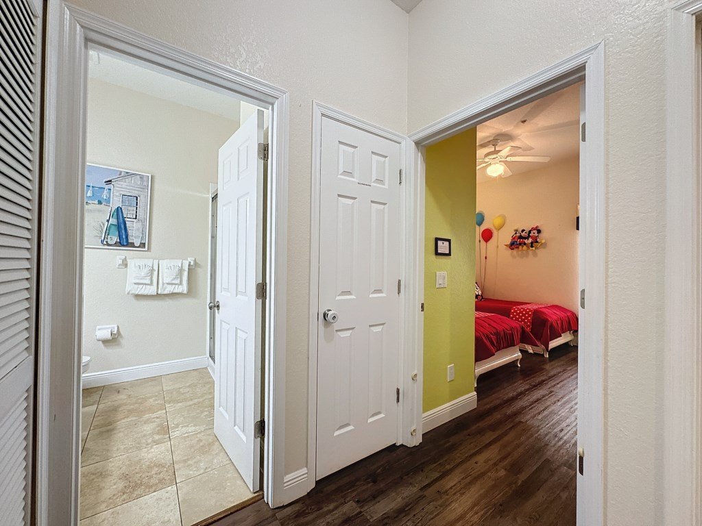 Three Bed 2 Bath Condo Bahama Bay Resort Vacation Rental in Davenport - RedAwning