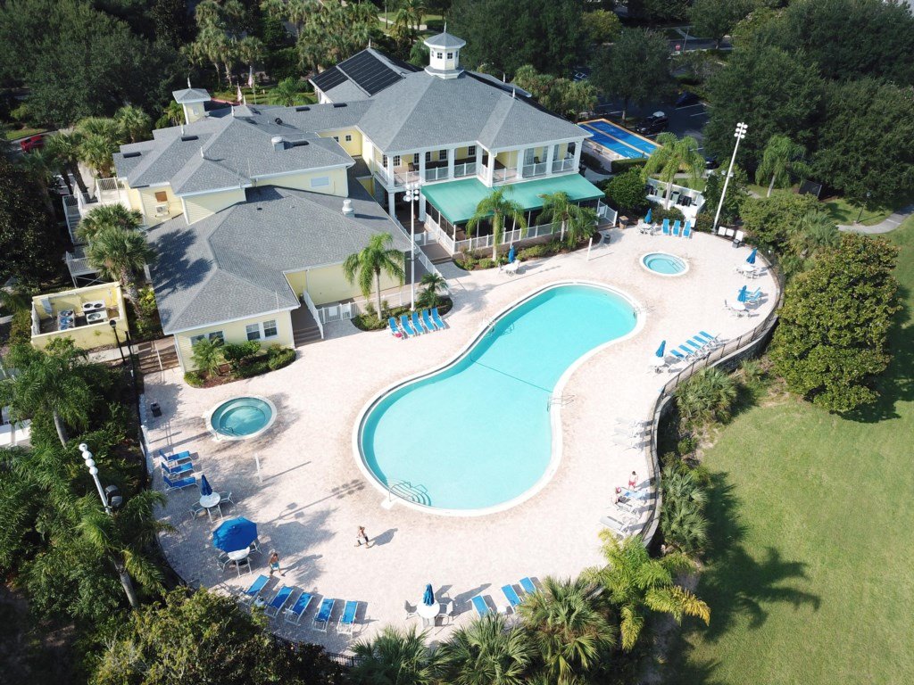 Three Bed 2 Bath Condo Bahama Bay Resort Vacation Rental in Davenport - RedAwning