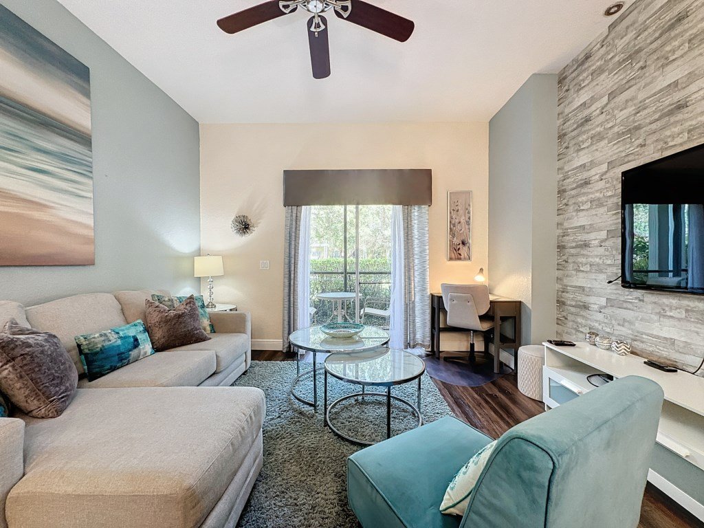 Three Bed 2 Bath Condo Bahama Bay Resort Vacation Rental in Davenport - RedAwning
