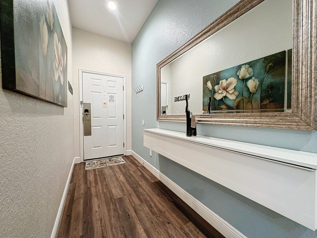 Three Bed 2 Bath Condo Bahama Bay Resort Vacation Rental in Davenport - RedAwning