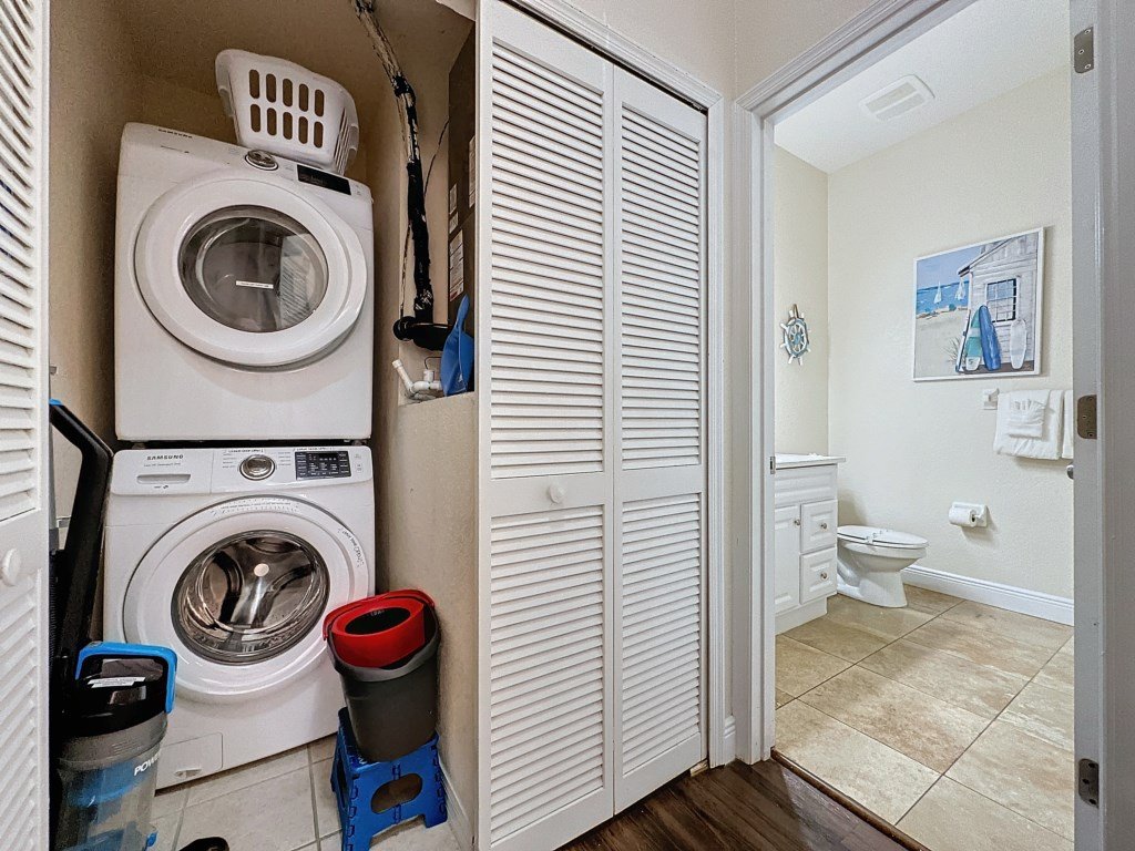 Three Bed 2 Bath Condo Bahama Bay Resort Vacation Rental in Davenport - RedAwning