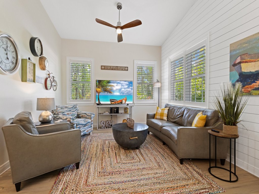 Splash of Lime Vacation Rental in Holmes Beach - RedAwning