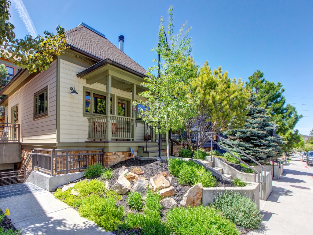 Town Lift Chalet Vacation Rental in Park City - RedAwning