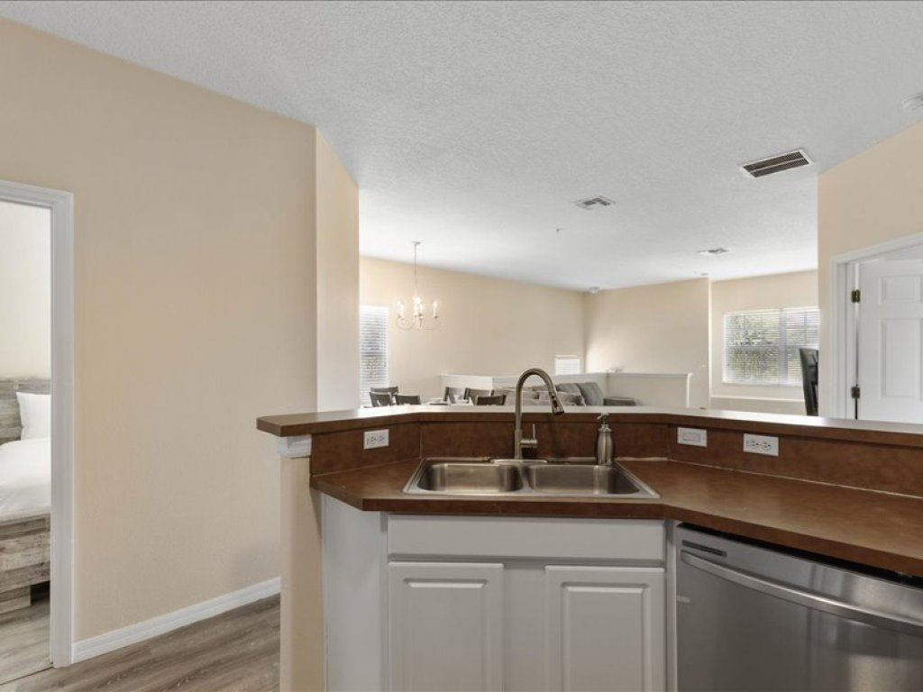Oakwater Retreat Vacation Rental in Kissimmee - RedAwning