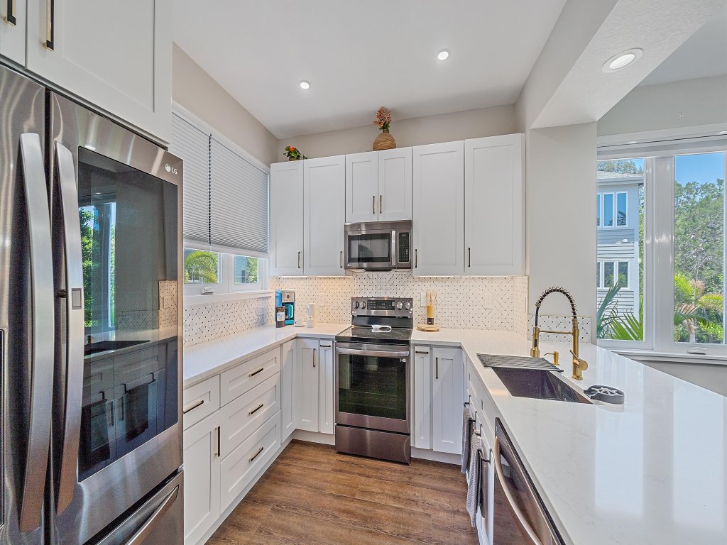 Sunshine Cottage at Cedars Vacation Rental in Longboat Key - RedAwning