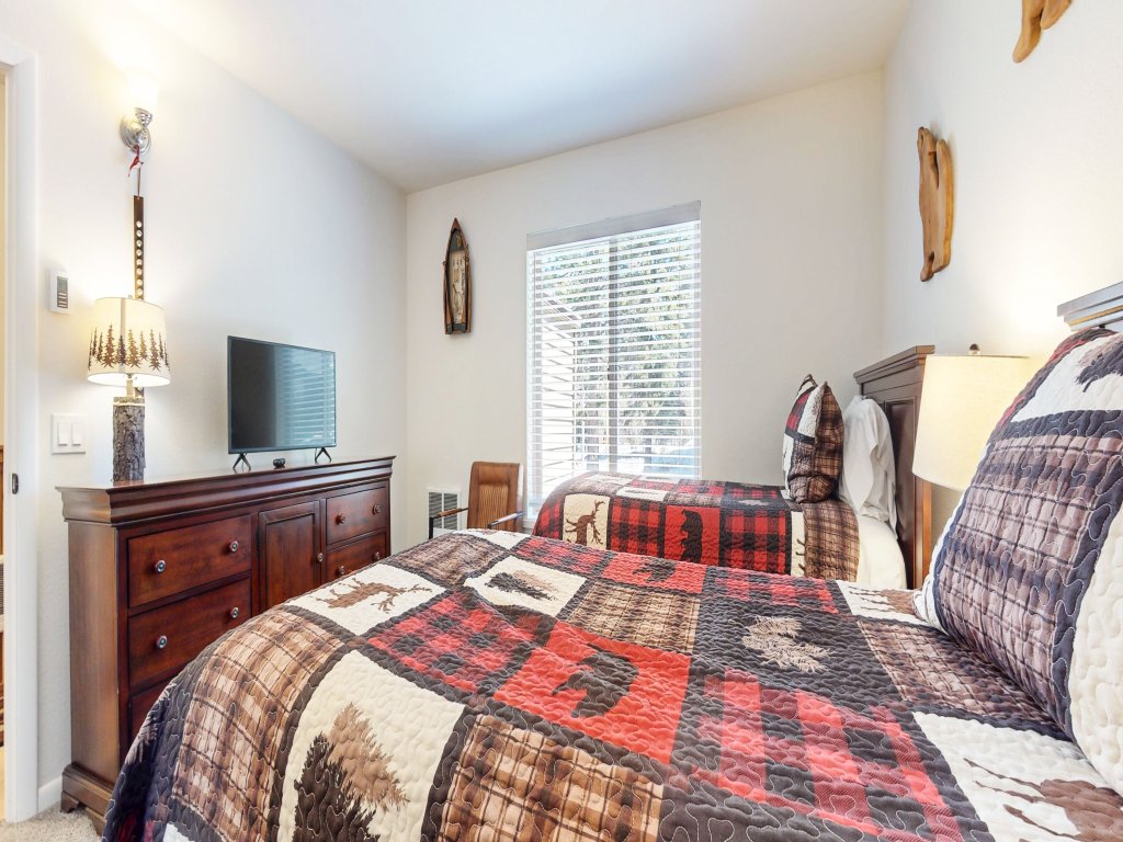 Forest Creek #16 Vacation Rental in Mammoth Lakes - RedAwning