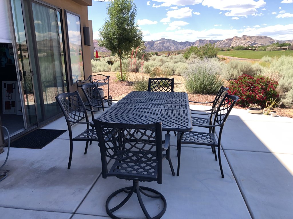 1 Top View Vacation Rental in St. George - RedAwning