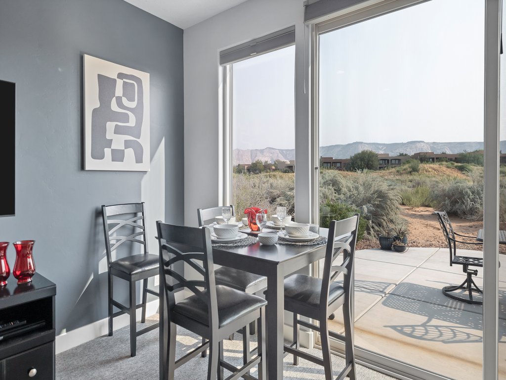1 Top View Vacation Rental in St. George - RedAwning