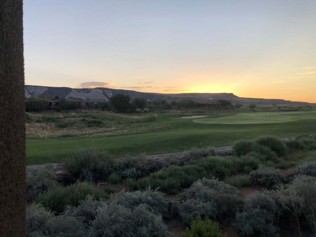 1 Top View Vacation Rental in St. George - RedAwning
