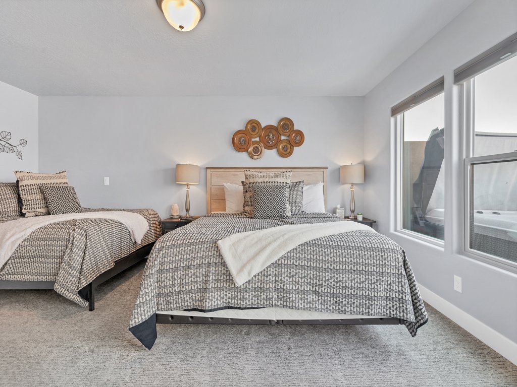 1 Top View Vacation Rental in St. George - RedAwning