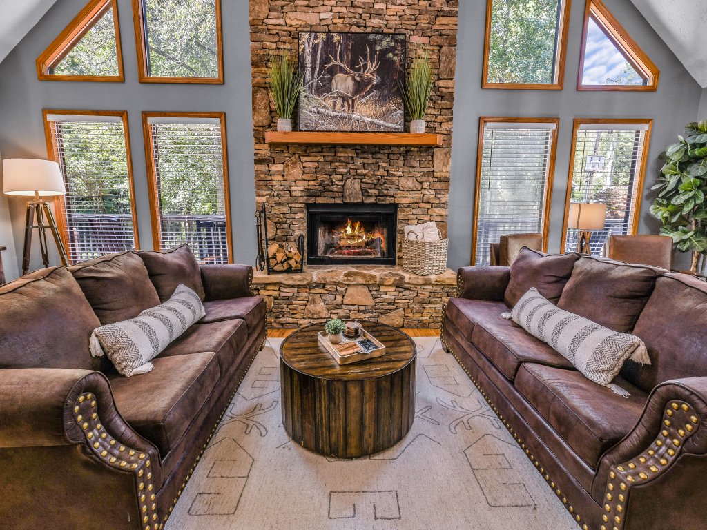 Pure & Simple Vacation Rental in Sevierville - RedAwning