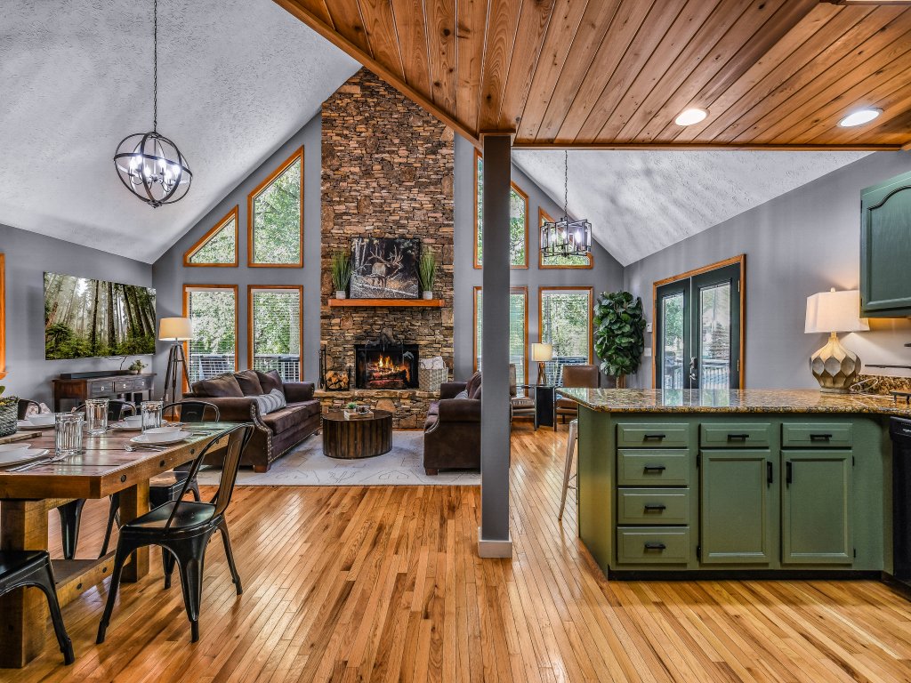 Pure & Simple Vacation Rental in Sevierville - RedAwning