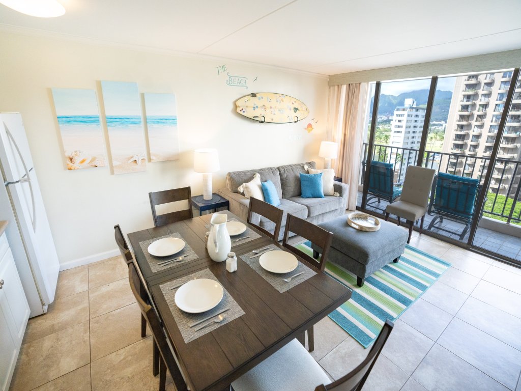 Tower 2 Suite 1207 - QQS Vacation Rental in Honolulu - RedAwning