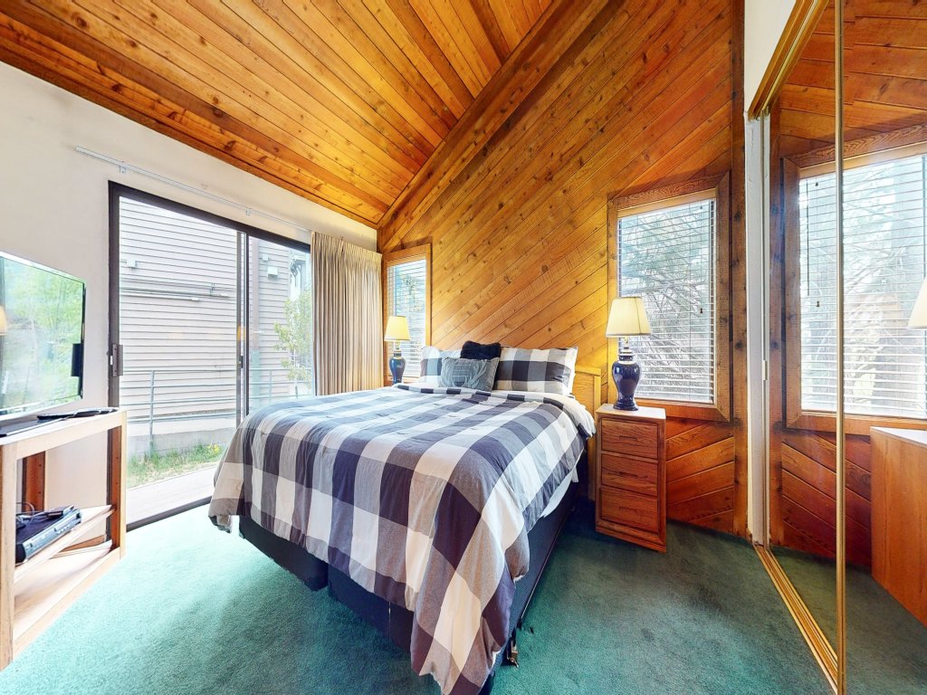 Mammoth Sierra Townhomes #23 Vacation Rental in Mammoth Lakes - RedAwning