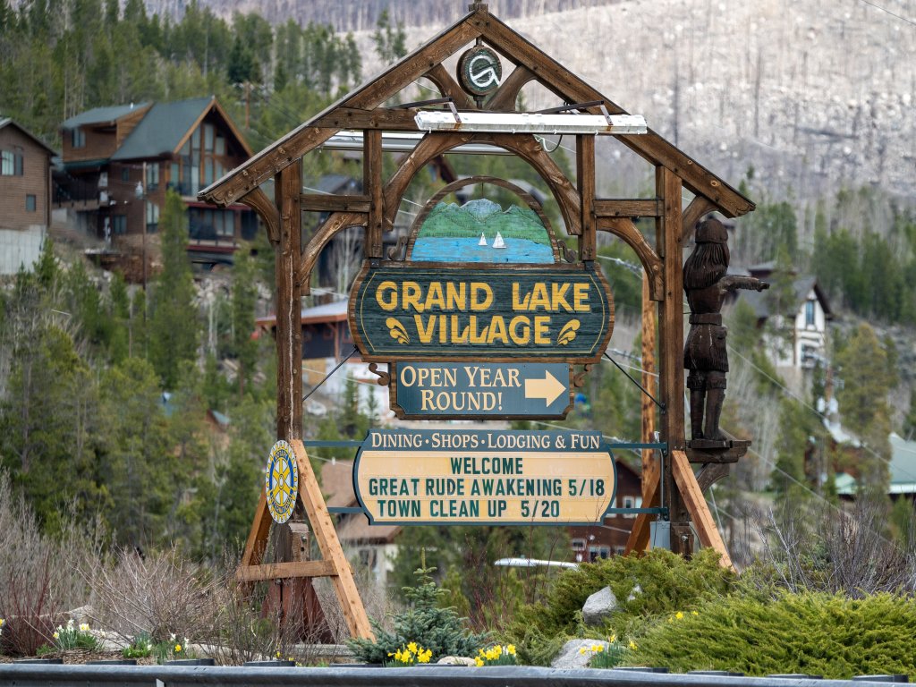 Grand Chalet at Grand Lake Vacation Rental in Grand Lake - RedAwning