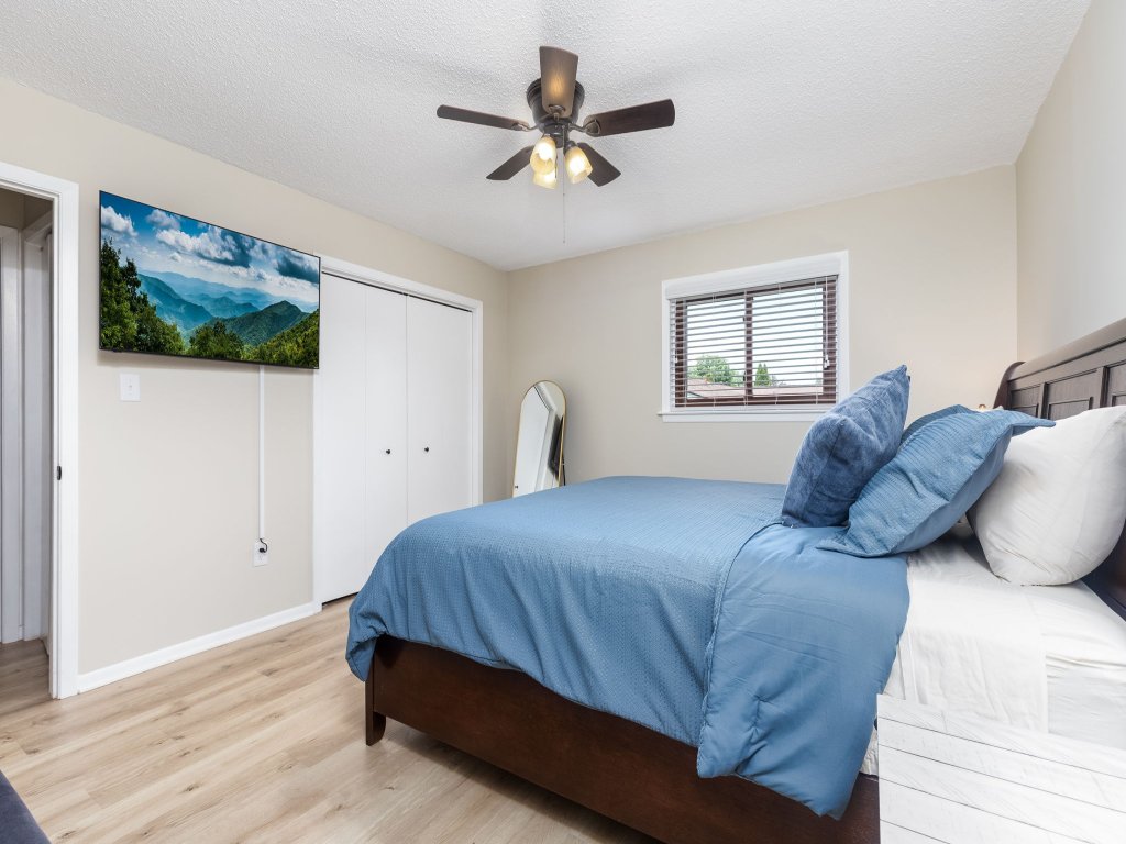 Becca's Place Vacation Rental in Pigeon Forge - RedAwning