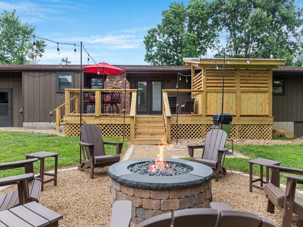 Becca's Place Vacation Rental in Pigeon Forge - RedAwning