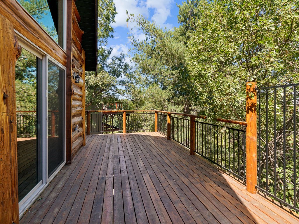Timeless Traditions Luxury Lake Arrowhead Log Cabin Vacation Rental in Lake Arrowhead - RedAwning