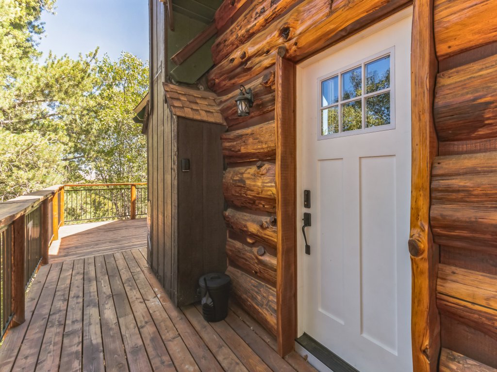 Timeless Traditions Luxury Lake Arrowhead Log Cabin Vacation Rental in Lake Arrowhead - RedAwning