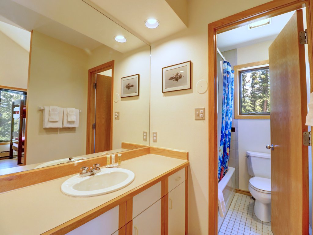 195 Eastridge Vacation Rental in Dillon - RedAwning