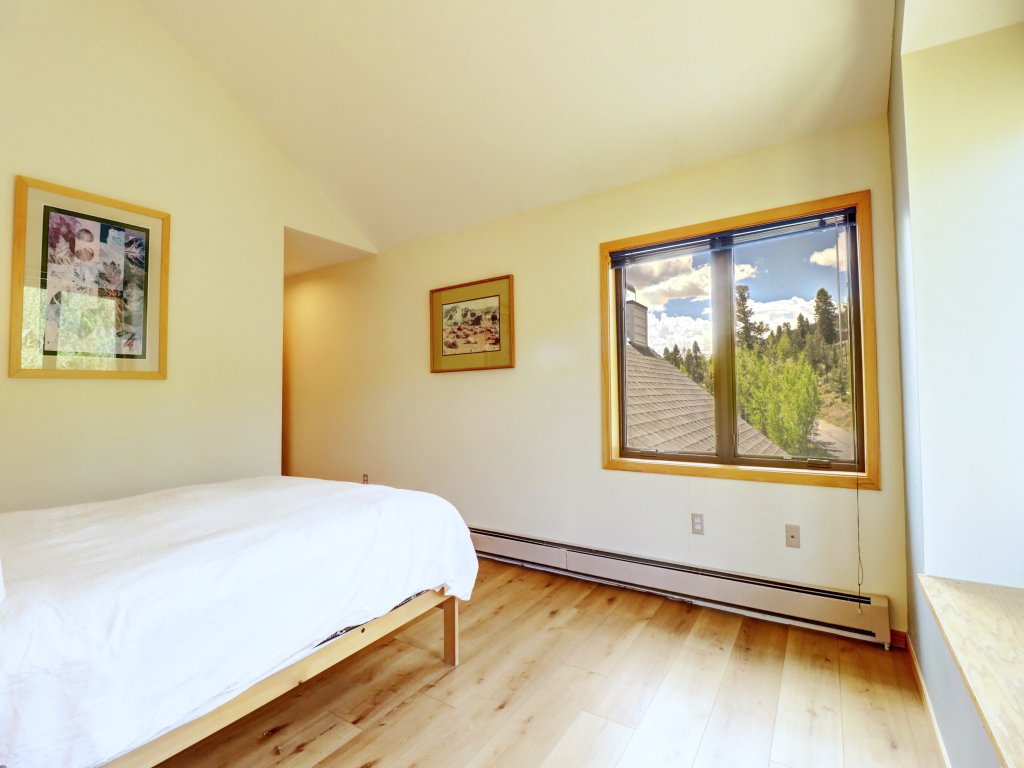 195 Eastridge Vacation Rental in Dillon - RedAwning