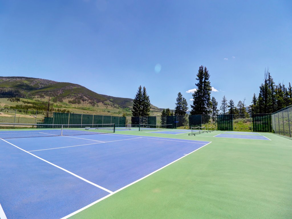 195 Eastridge Vacation Rental in Dillon - RedAwning