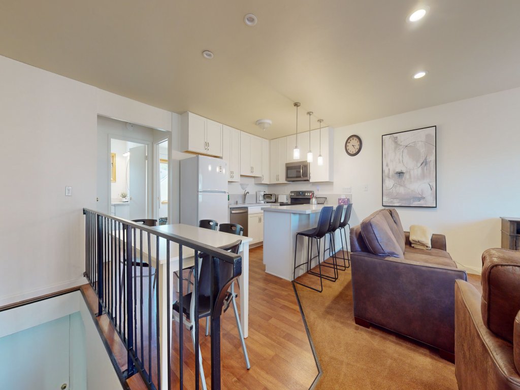 Lakeview Villas #24 Vacation Rental in Mammoth Lakes - RedAwning
