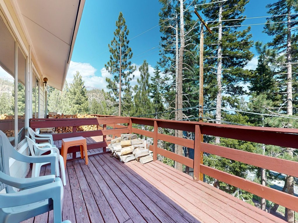Lakeview Villas #24 Vacation Rental in Mammoth Lakes - RedAwning