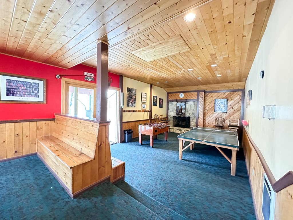 Lakeview Villas #24 Vacation Rental in Mammoth Lakes - RedAwning